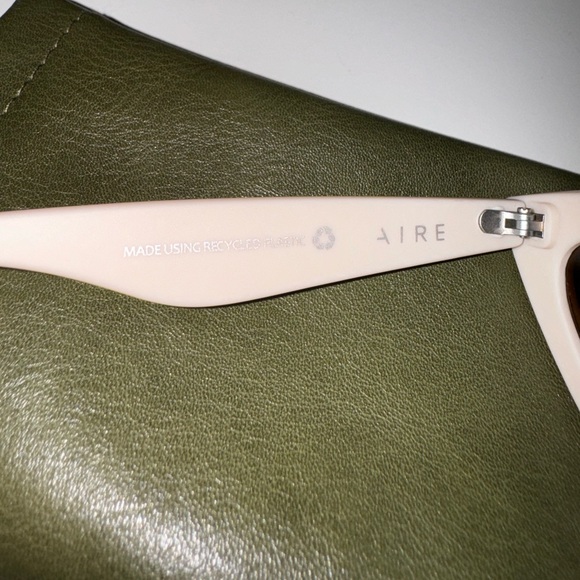 Aire X Revolve Dualism Matte Mask & Hazel Tint Sunglasses - Picture 4 of 9